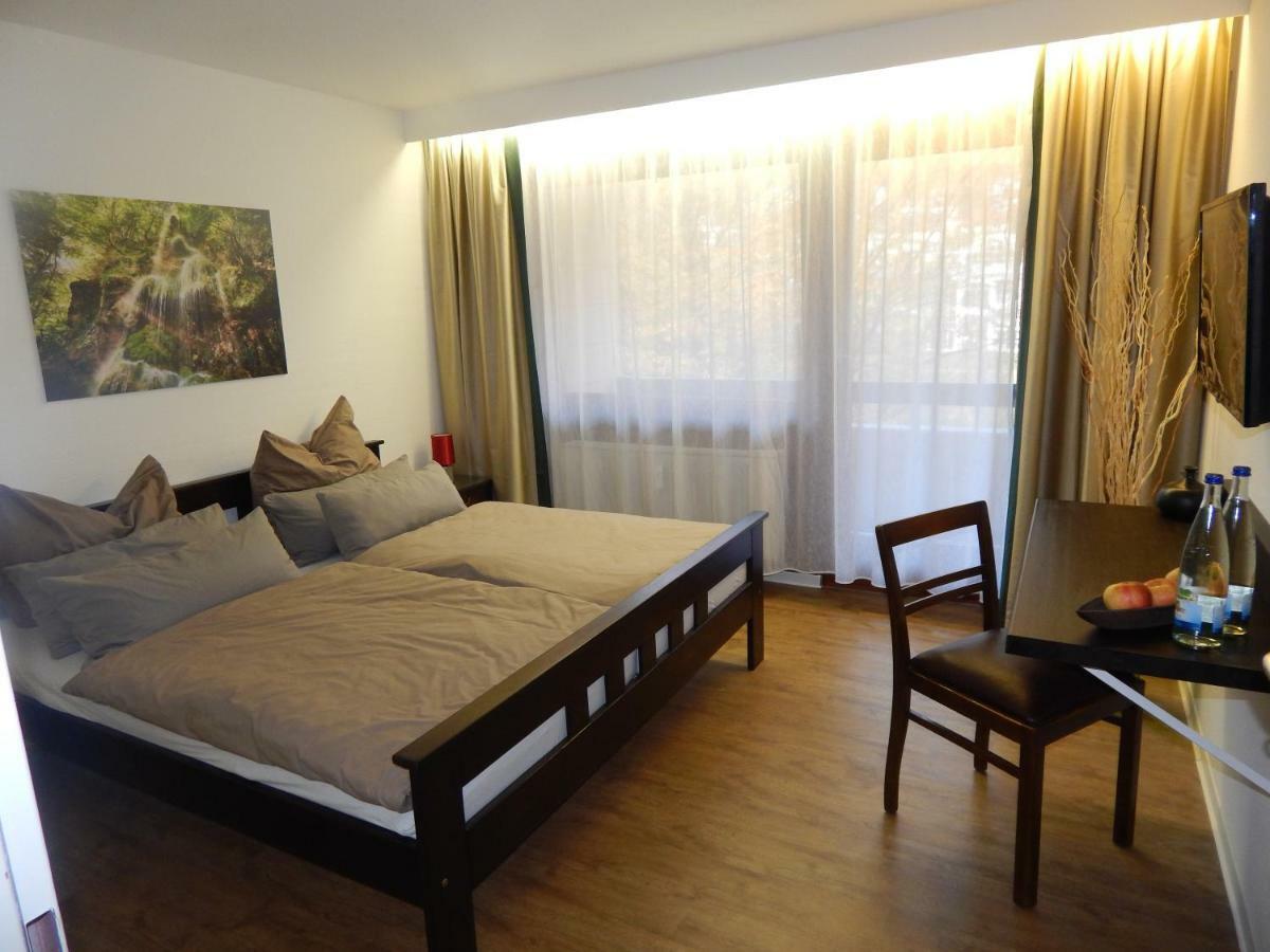 Free Apartment - Bei Den Thermen Bad Urach Kültér fotó