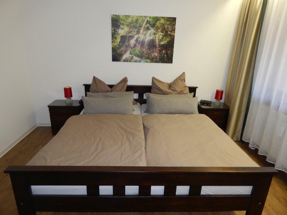 Free Apartment - Bei Den Thermen Bad Urach Kültér fotó